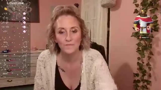Image 12 of joliexx41 Stream on Chaturbate on 14 months ago