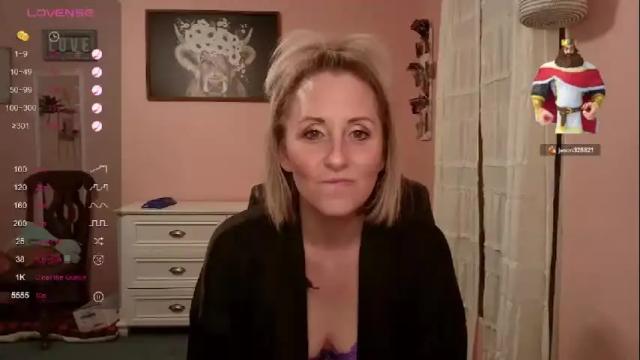 Image 7 of joliexx41 Stream on Chaturbate on 13 months ago