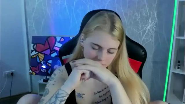 Image 3 of jolly_doll_ Stream on Chaturbate on 2 months ago