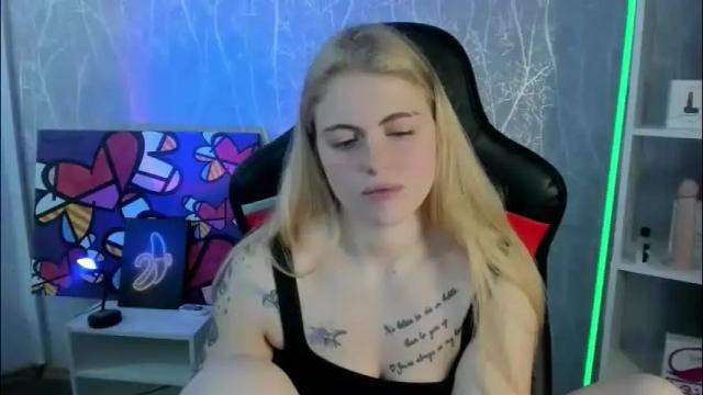 Image 2 of jolly_doll_ Stream on Chaturbate on 1 month ago