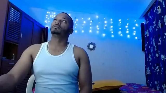 Image 6 of jonathan_y_kristal Stream on Chaturbate on 19 months ago