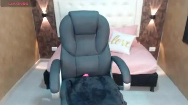 Image 4 of joy__smiht Stream on Chaturbate on 15 months ago