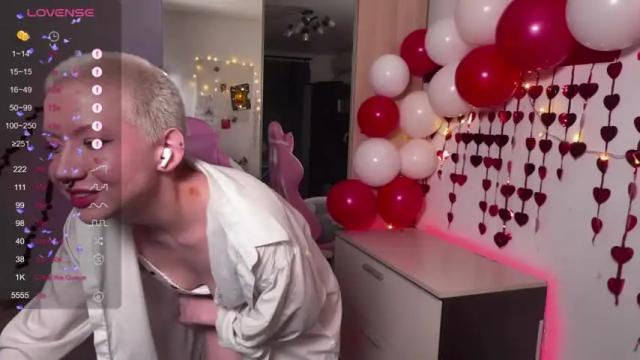 Image 7 of joyce_treier Stream on Chaturbate on 14 months ago