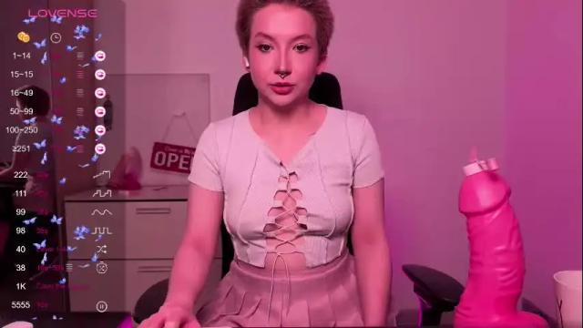 Image 8 of joyce_treier Stream on Chaturbate on 23 days ago