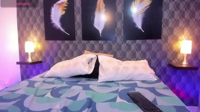 Image 3 of joyceparker_ Stream on Chaturbate on 16 months ago