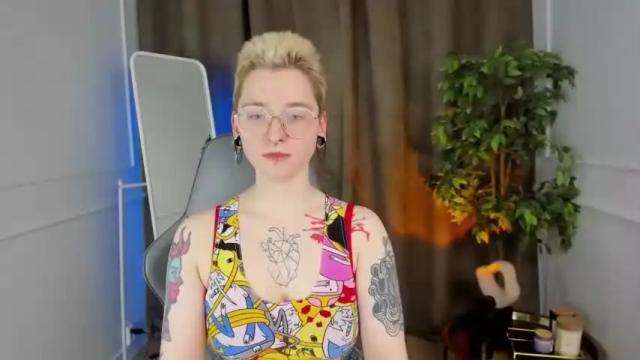Image 3 of joyful_ruth Stream on Chaturbate on 15 months ago