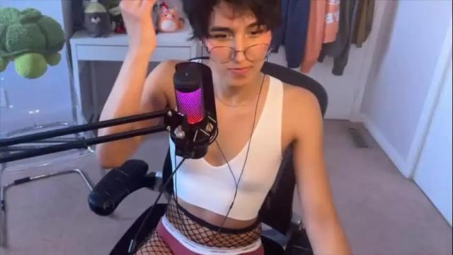 Image 12 of joystickjackie Stream on Chaturbate on 1 month ago