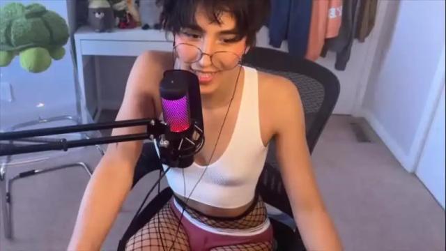 Image 2 of joystickjackie Stream on Chaturbate on 1 month ago