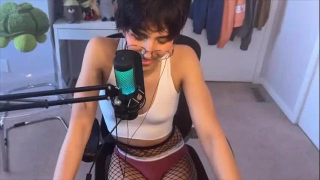 Image 3 of joystickjackie Stream on Chaturbate on 1 month ago