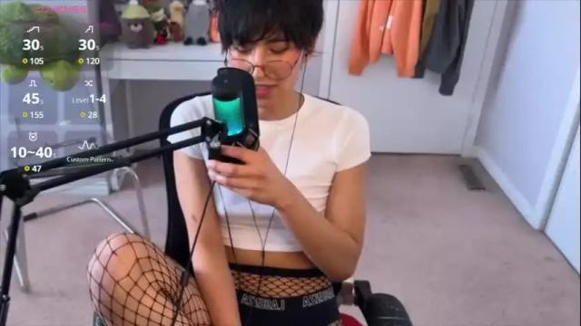Image 12 of joystickjackie Stream on Chaturbate on 1 month ago