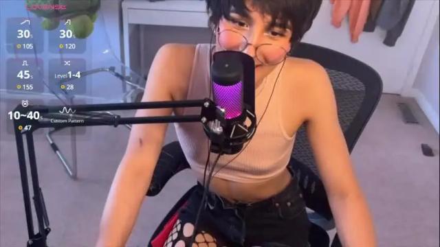 Image 2 of joystickjackie Stream on Chaturbate on 1 month ago