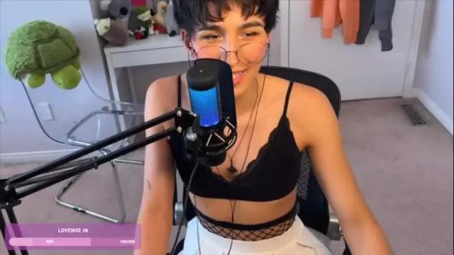 Image 12 of joystickjackie Stream on Chaturbate on 17 days ago