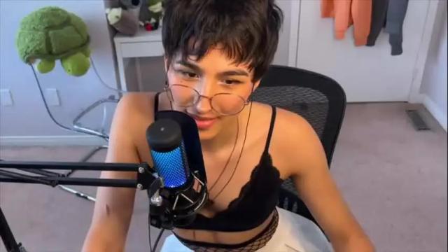 Image 3 of joystickjackie Stream on Chaturbate on 17 days ago