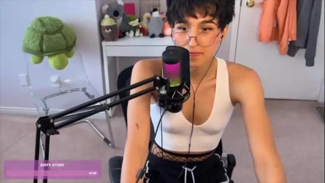 Image 3 of joystickjackie Stream on Chaturbate on 4 months ago