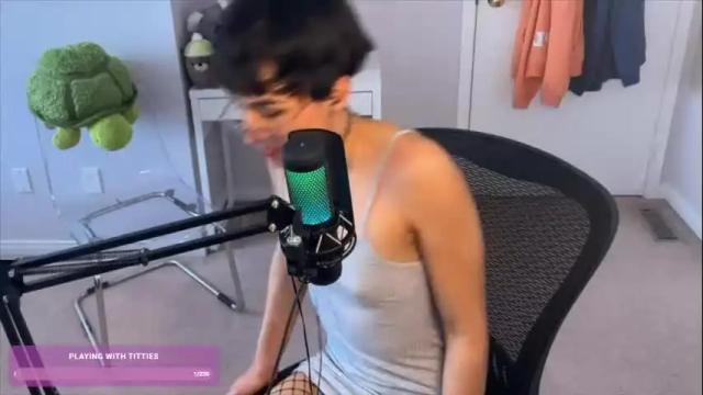 Image 2 of joystickjackie Stream on Chaturbate on 10 days ago