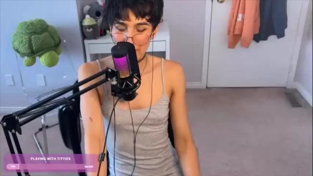 Image 3 of joystickjackie Stream on Chaturbate on 10 days ago