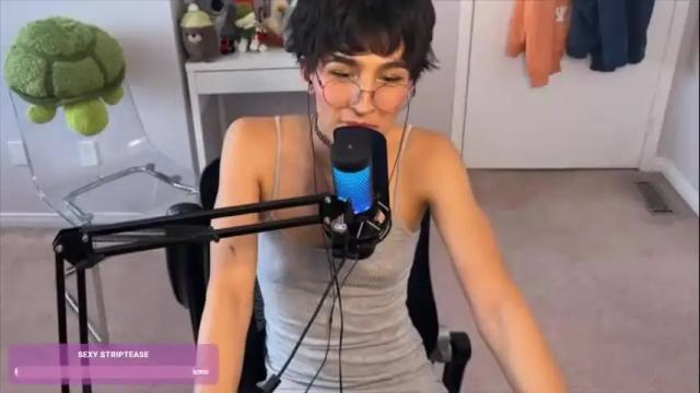 Image 2 of joystickjackie Stream on Chaturbate on 5 days ago