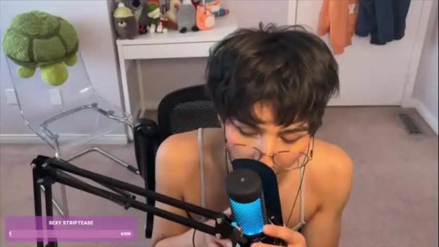 Image 4 of joystickjackie Stream on Chaturbate on 5 days ago