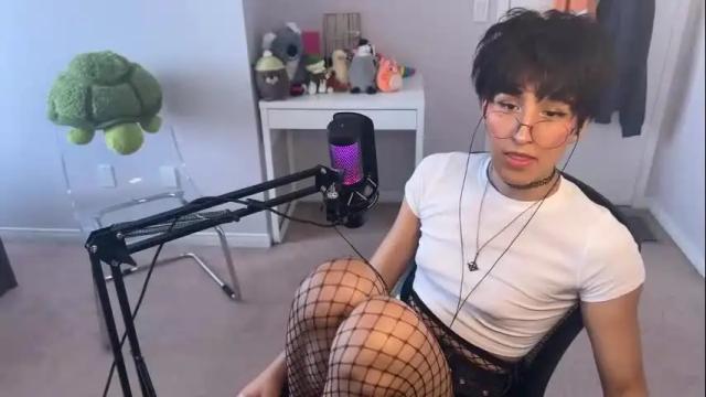Image 3 of joystickjackie Stream on Chaturbate on 3 months ago