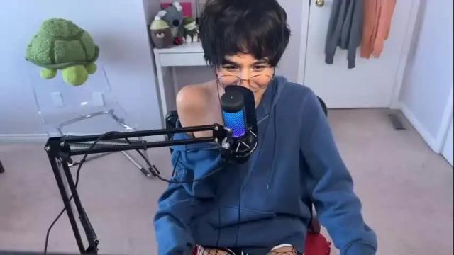 Image 3 of joystickjackie Stream on Chaturbate on 2 months ago