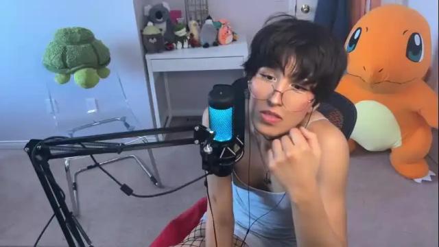 Image 8 of joystickjackie Stream on Chaturbate on 2 months ago