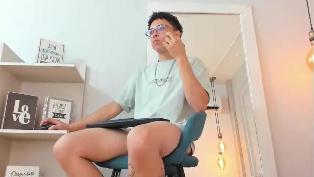 Image 2 of jp_colleman Stream on Chaturbate on 1 month ago