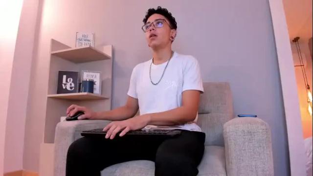 Image 4 of jp_colleman Stream on Chaturbate on 24 days ago