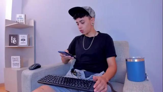 Image 4 of jp_colleman Stream on Chaturbate on 20 days ago