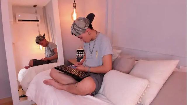 Image 3 of jp_colleman Stream on Chaturbate on 5 months ago