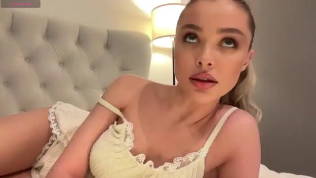 Image 4 of js_girls Stream on Chaturbate on 13 months ago