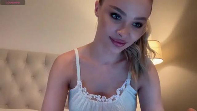 Image 6 of js_girls Stream on Chaturbate on 13 months ago