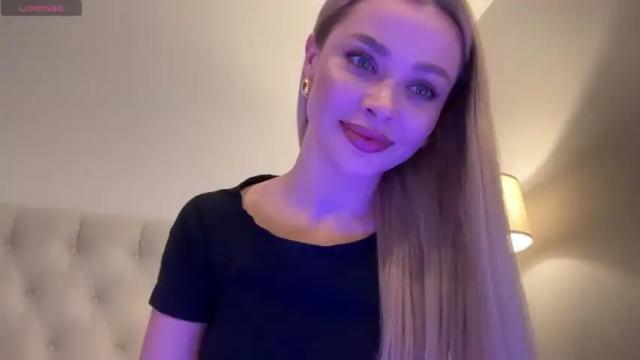Image 3 of js_girls Stream on Chaturbate on 16 months ago