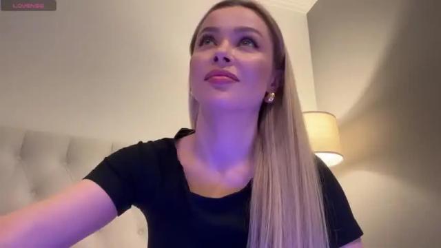 Image 7 of js_girls Stream on Chaturbate on 16 months ago