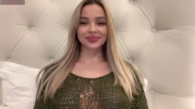 Image 11 of js_girls Stream on Chaturbate on 12 months ago