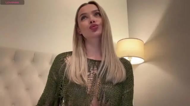 Image 2 of js_girls Stream on Chaturbate on 12 months ago