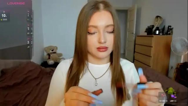 Image 4 of ju_lii Stream on Chaturbate on 1 month ago