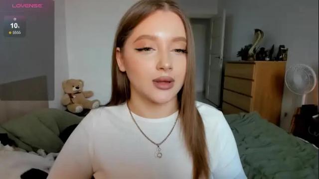 Image 12 of ju_lii Stream on Chaturbate on 1 month ago