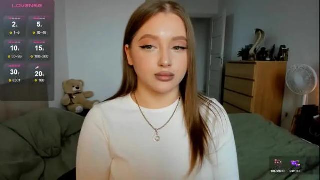 Image 2 of ju_lii Stream on Chaturbate on 1 month ago