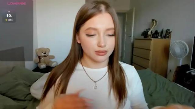 Image 3 of ju_lii Stream on Chaturbate on 1 month ago