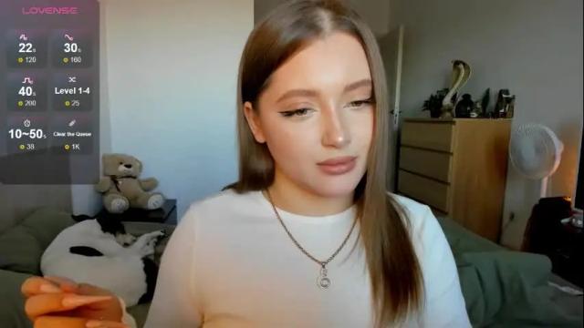 Image 3 of ju_lii Stream on Chaturbate on 1 month ago