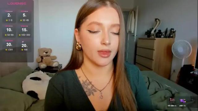 Image 4 of ju_lii Stream on Chaturbate on 27 days ago