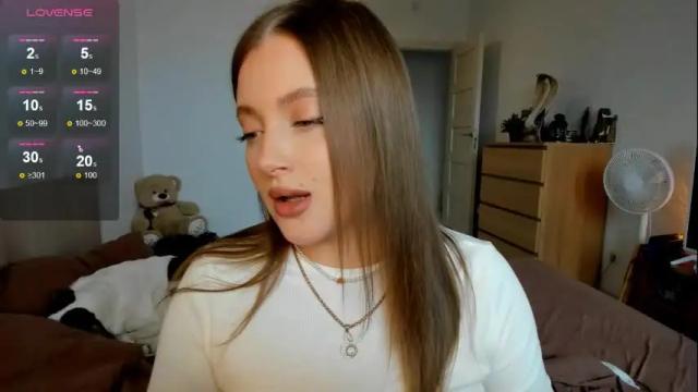 Image 3 of ju_lii Stream on Chaturbate on 19 days ago