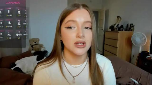 Image 4 of ju_lii Stream on Chaturbate on 19 days ago