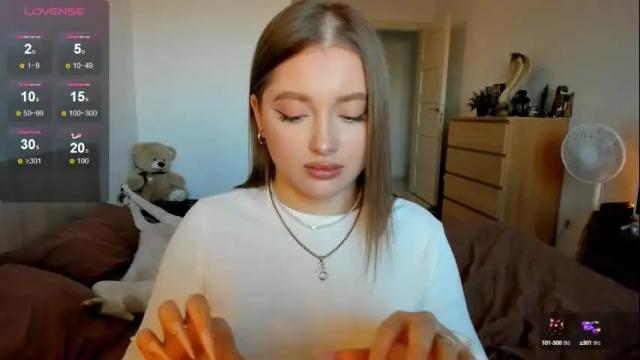 Image 12 of ju_lii Stream on Chaturbate on 18 days ago