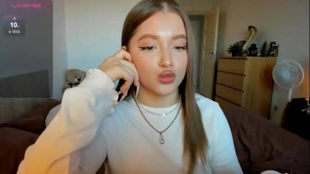 Image 2 of ju_lii Stream on Chaturbate on 18 days ago