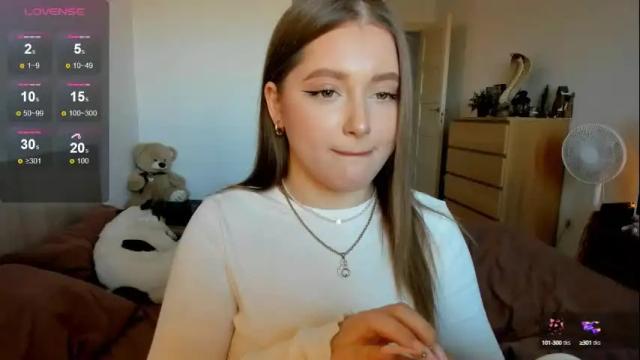 Image 3 of ju_lii Stream on Chaturbate on 18 days ago