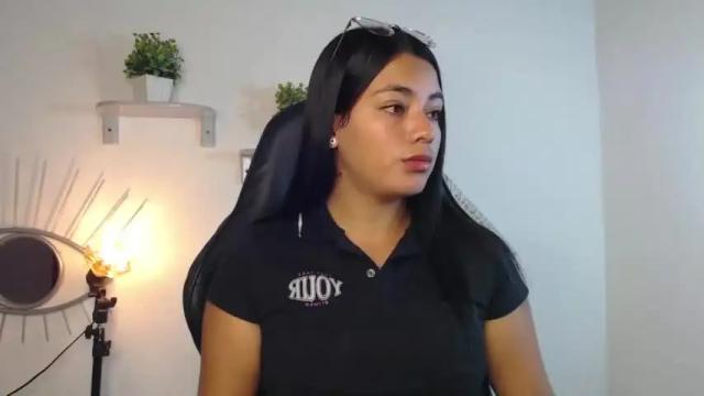 Image 3 of juanita_angell Stream on Chaturbate on 18 months ago