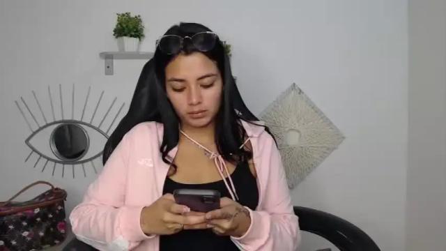 Image 12 of juanita_angell Stream on Chaturbate on 18 months ago