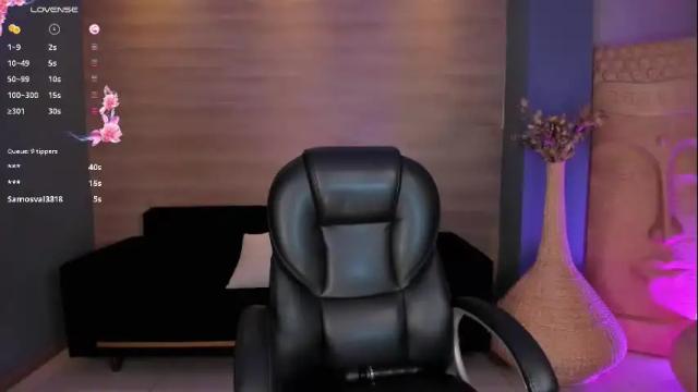 Image 4 of juanitaclay Stream on Chaturbate on 1 month ago