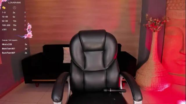 Image 8 of juanitaclay Stream on Chaturbate on 1 month ago